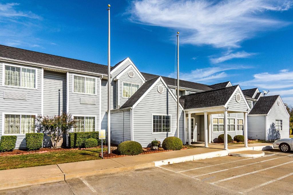 Motel 6-Mcalester OK - main image