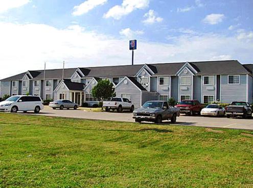 Motel 6-Mcalester OK - image 3