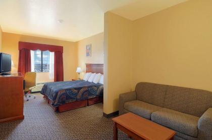 Days Inn & Suites by Wyndham McAlester - image 4