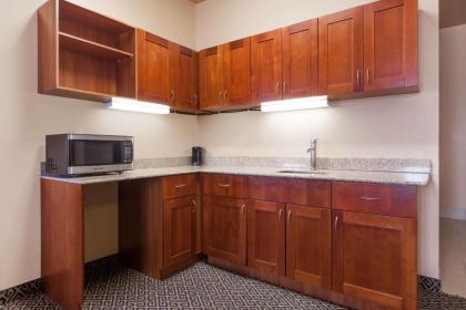 Days Inn & Suites by Wyndham McAlester - image 5