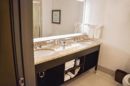 Doubletree by Hilton McAllen - image 4
