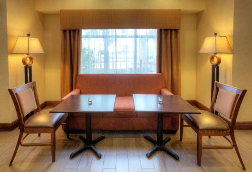 Hampton Inn & Suites McAllen - image 3