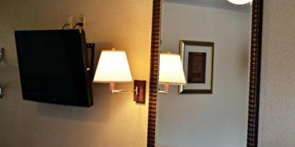 Aloha Inn - image 3