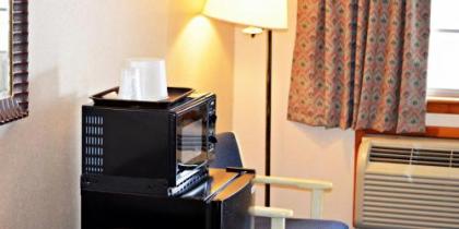 Aloha Inn - image 5