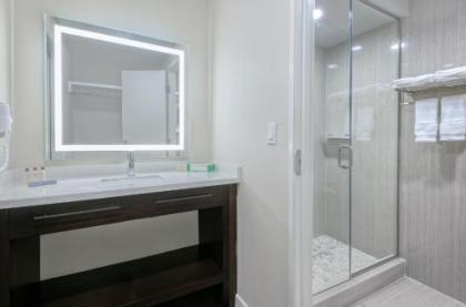 Hawthorn Suites by Wyndham McAllen - image 2