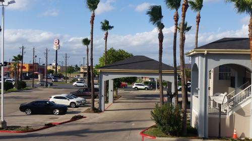 Texas Inn Downtown McAllen - main image