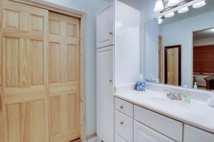 Crystal Beach Lakefront Condo - image 15