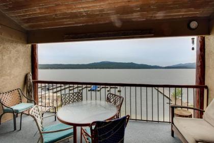 Crystal Beach Lakefront Condo - image 4