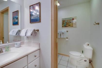 Crystal Beach Lakefront Condo - image 5