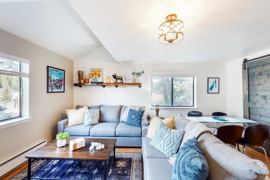 Washington Street Getaway - main image