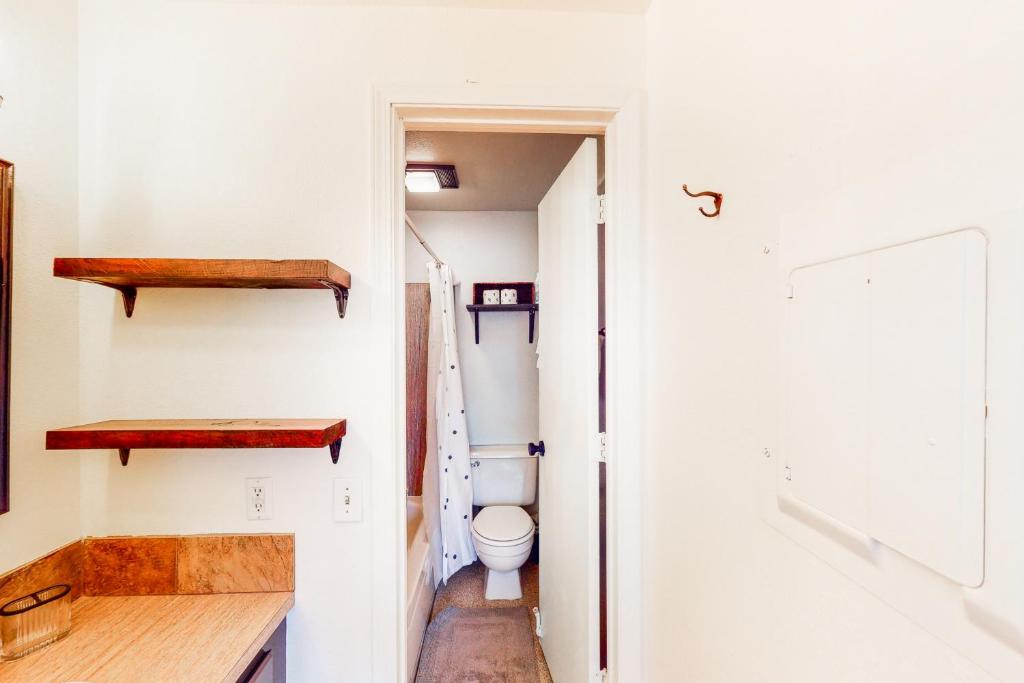 Washington Street Getaway - image 7