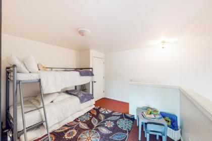 Washington Street Getaway - image 9