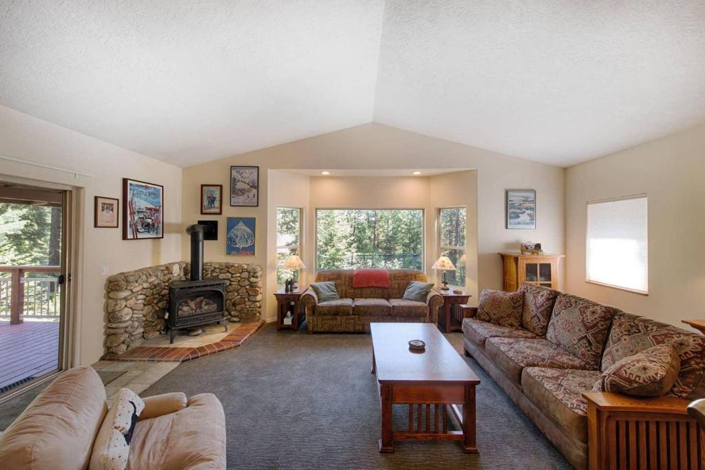 Syringa House by Casago McCall - Donerightmanagement - image 4