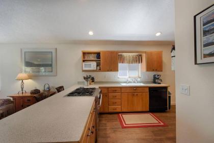 Syringa House by Casago McCall - Donerightmanagement - image 5