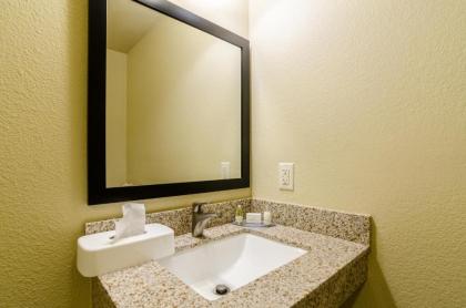 Cobblestone Hotel & Suites - McCook - image 12