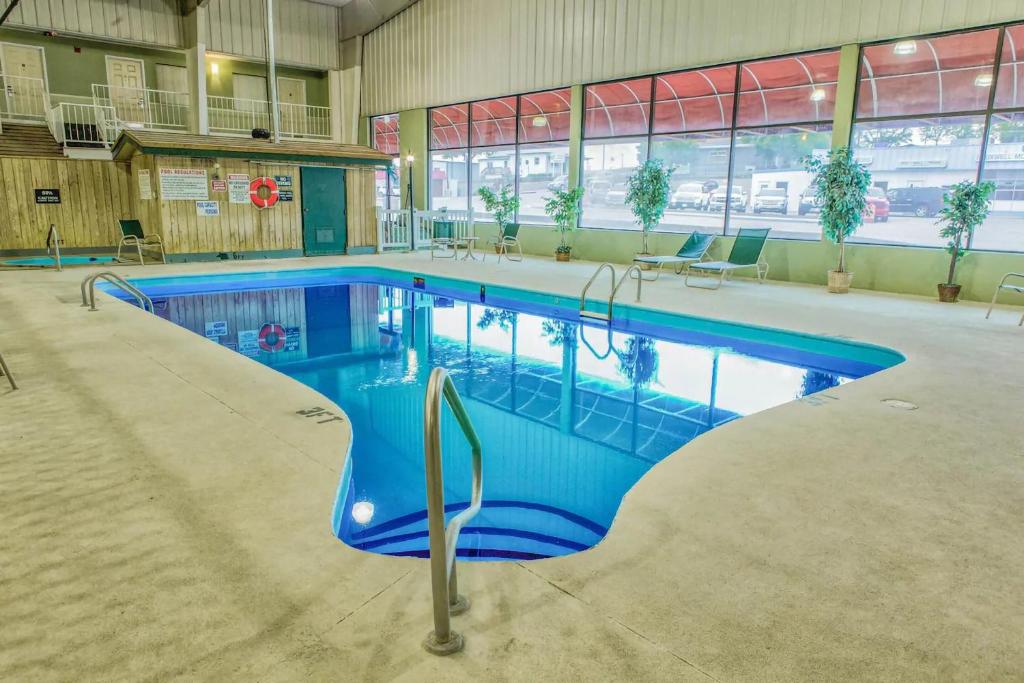 Coratel Inn & Suites McCook - main image