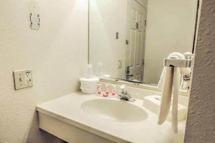 Coratel Inn & Suites McCook - image 2