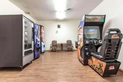 Sky-Palace Inn & Suites McCook - image 8