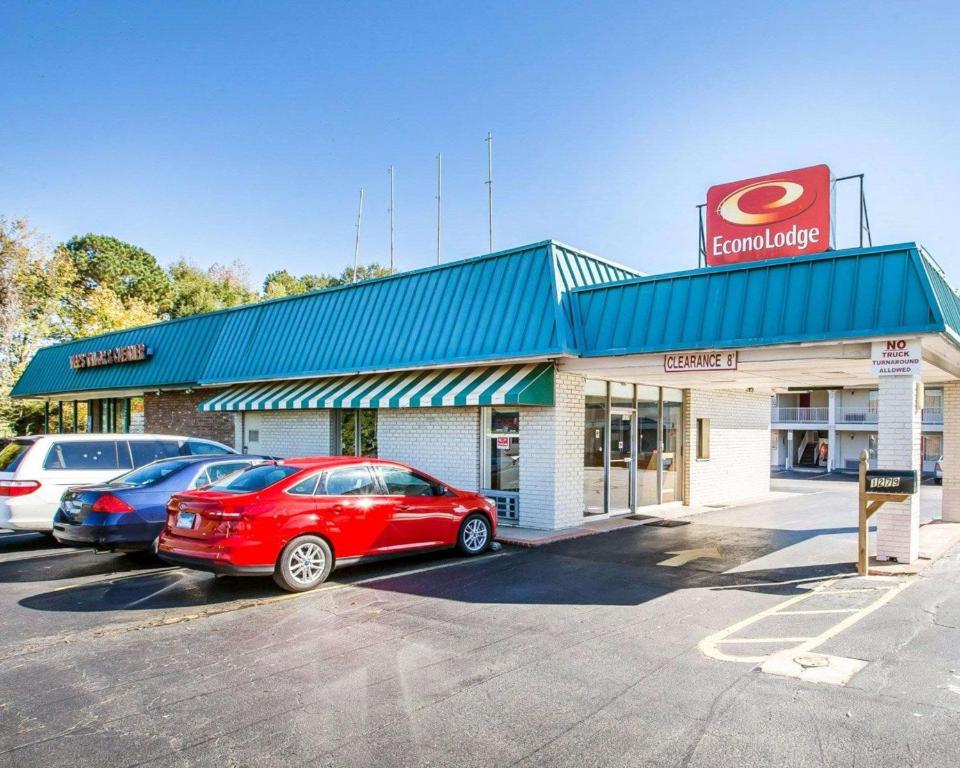 Econo Lodge McDonough - main image