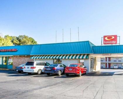Econo Lodge McDonough - image 12