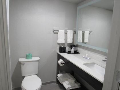 Rodeway Inn - image 10