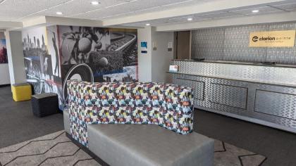 Rodeway Inn - image 6
