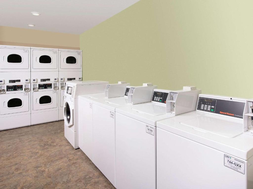 WoodSpring Suites Atlanta McDonough - image 2