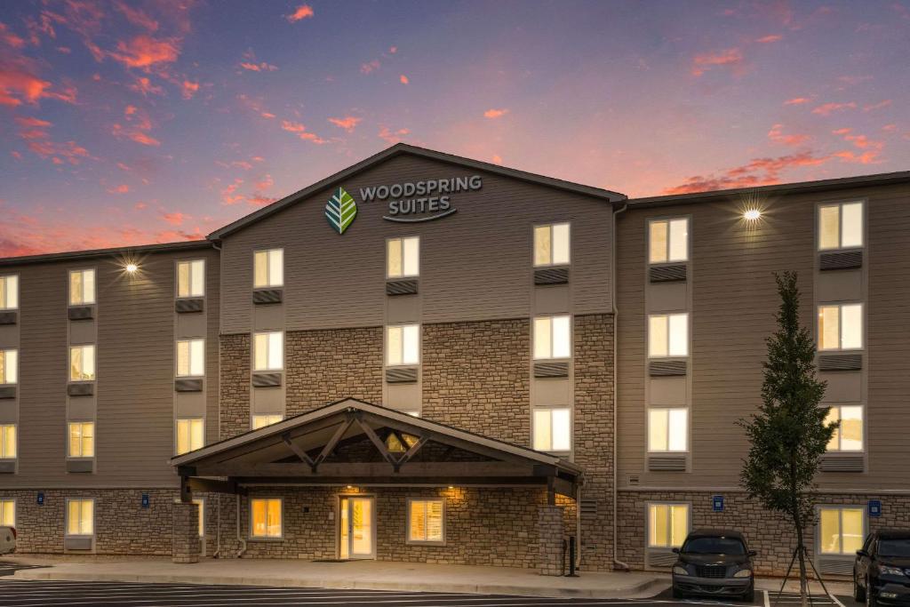 WoodSpring Suites Atlanta McDonough - image 3
