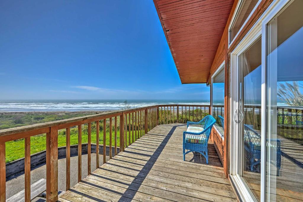 Oceanfront Clam Beach House with Private Hot Tub! - main image