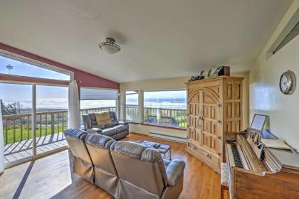 Oceanfront Clam Beach House with Private Hot Tub! - image 11