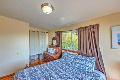 Oceanfront Clam Beach House with Private Hot Tub! - image 3