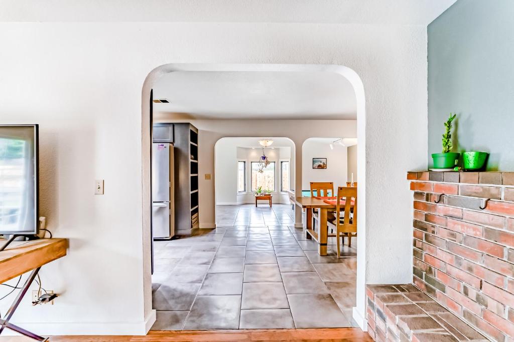 Harmony House - image 7