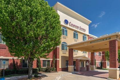 Comfort Suites McKinney-Allen - image 13