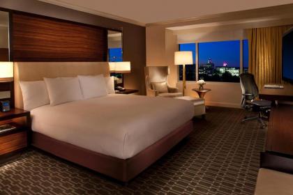 Hilton McLean Tysons Corner - image 13