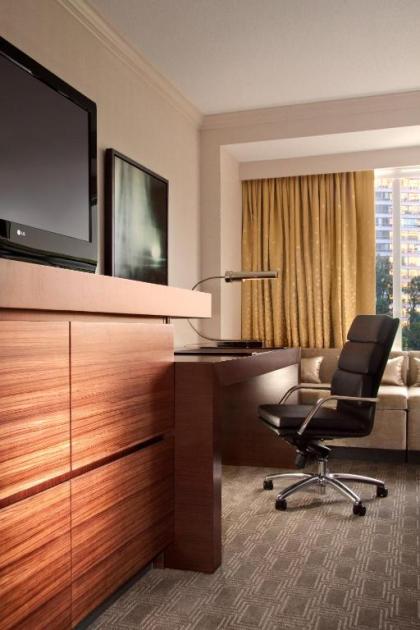 Hilton McLean Tysons Corner - image 4