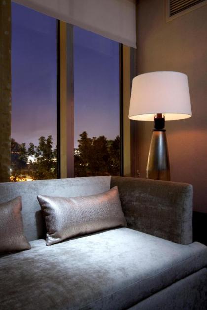 Hilton McLean Tysons Corner - image 5