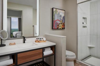 The Watermark Hotel - image 10