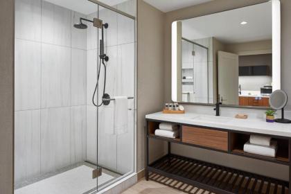 The Watermark Hotel - image 5