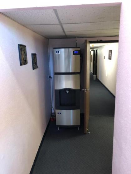 Executive Inn - image 13