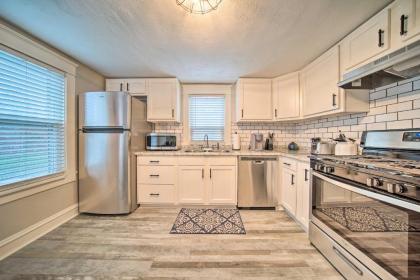 Meadville Apt with Deck Less Than 2 Mi to Allegheny! - image 8