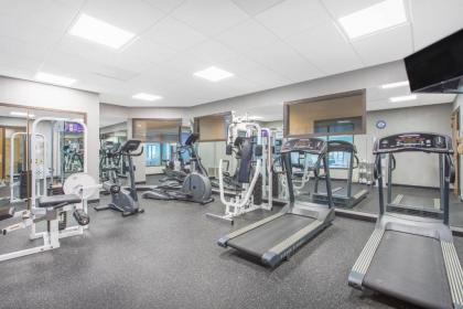 Wingate by Wyndham Mechanicsburg - image 11