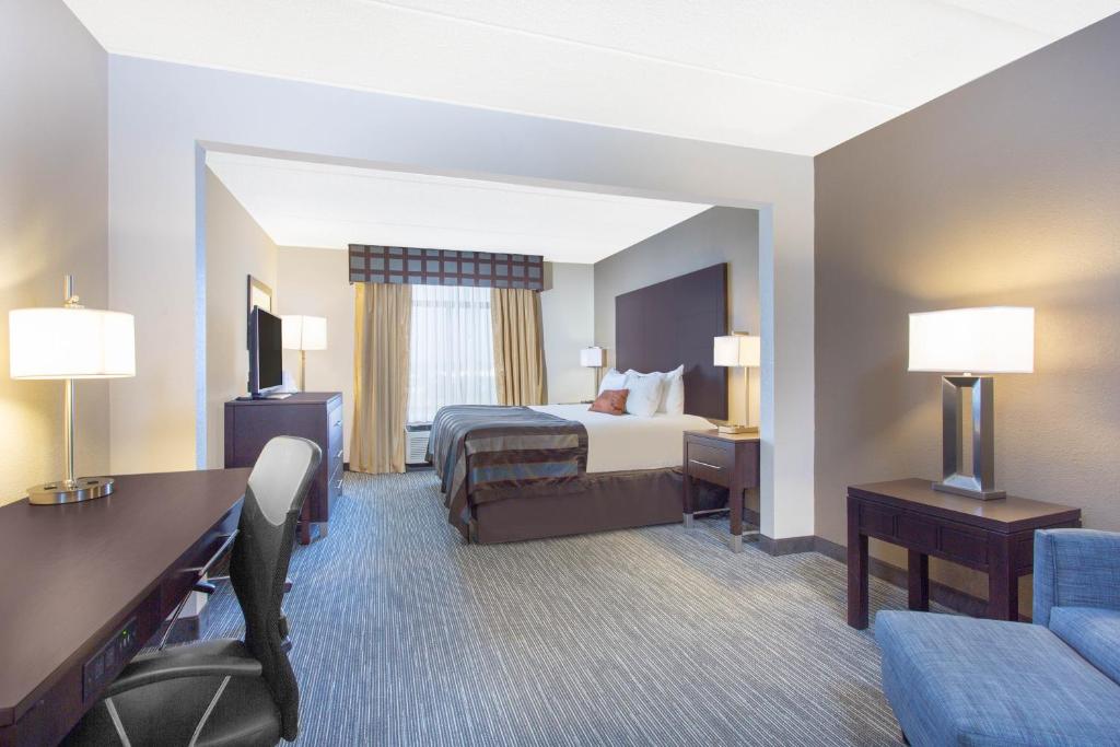 Wingate by Wyndham Mechanicsburg - image 2