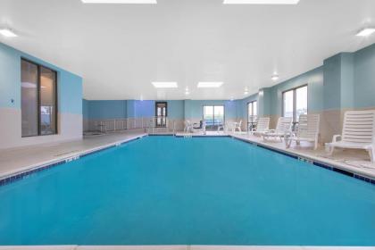 Wingate by Wyndham Mechanicsburg - image 9