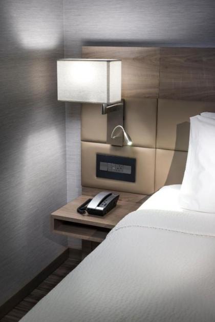 AC Hotel by Marriott Boston North - image 12