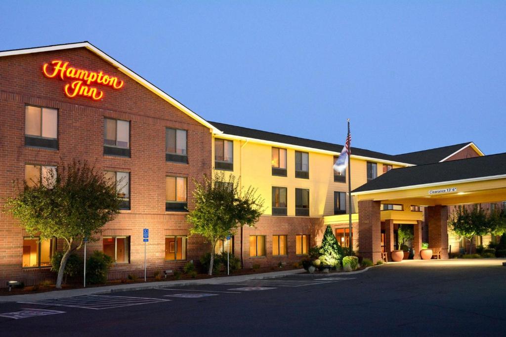 Hampton Inn Medford - main image