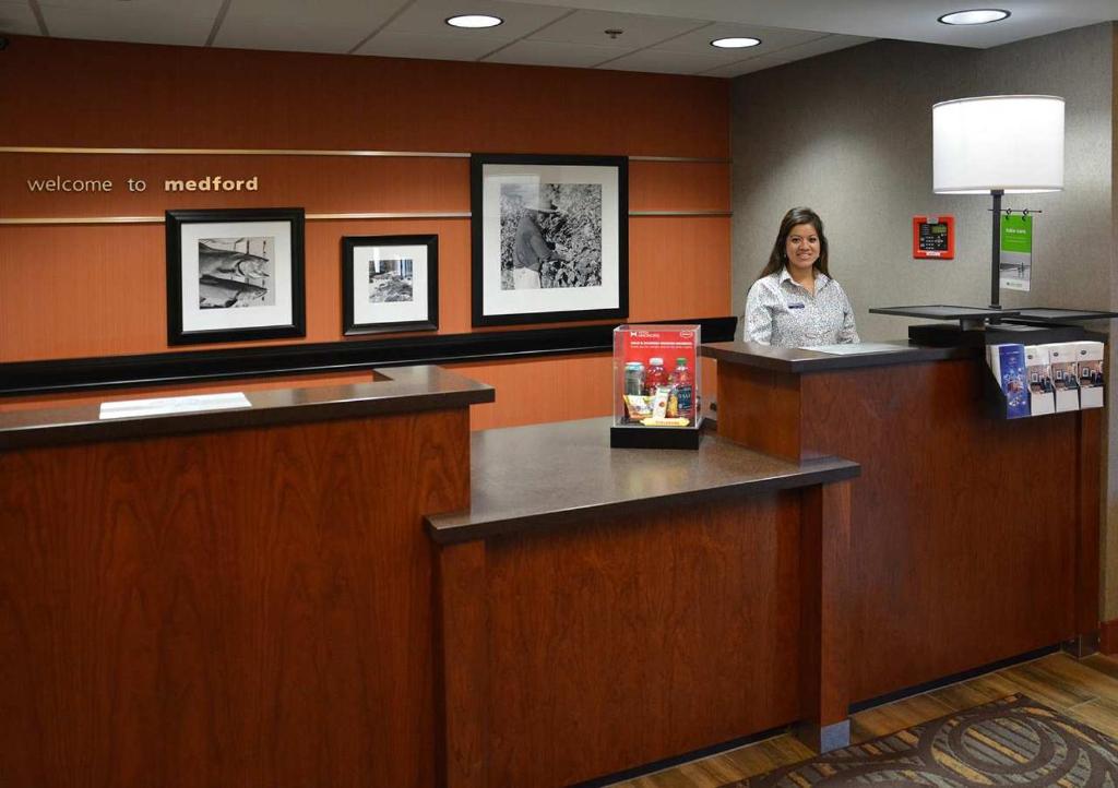 Hampton Inn Medford - image 2