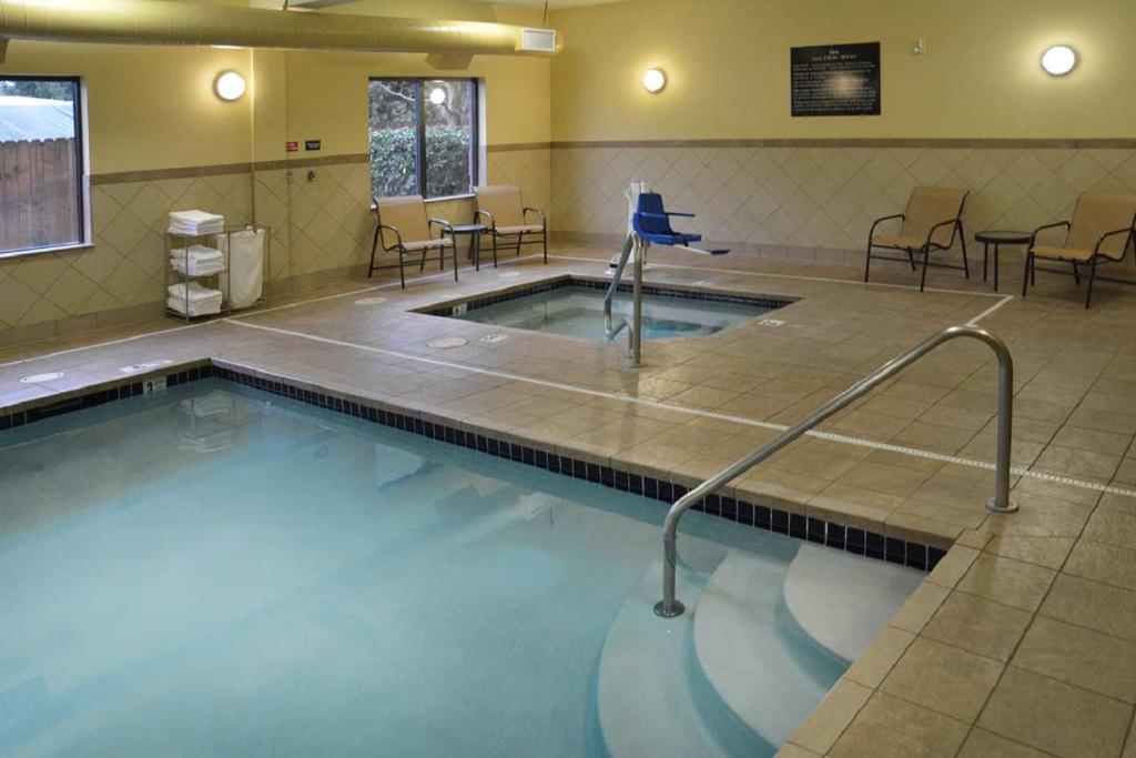 Hampton Inn Medford - image 4