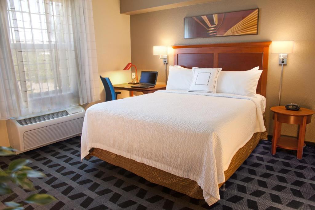 TownePlace Suites Medford - image 5