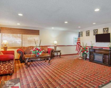 Quality Inn & Suites Medford Airport - image 12