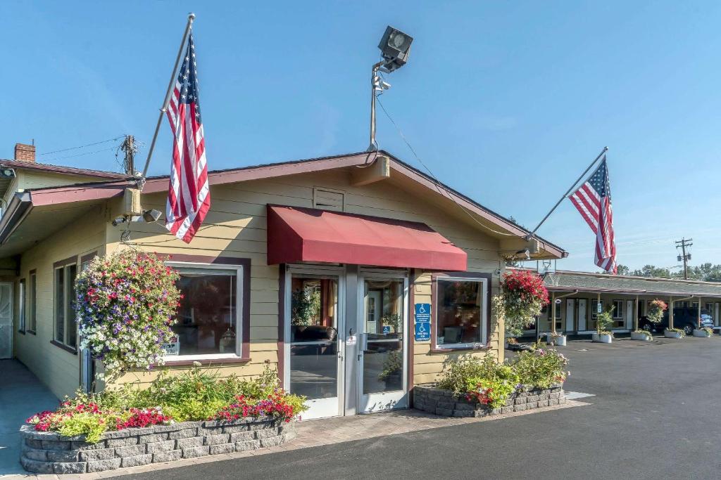 Rodeway Inn Medford - main image